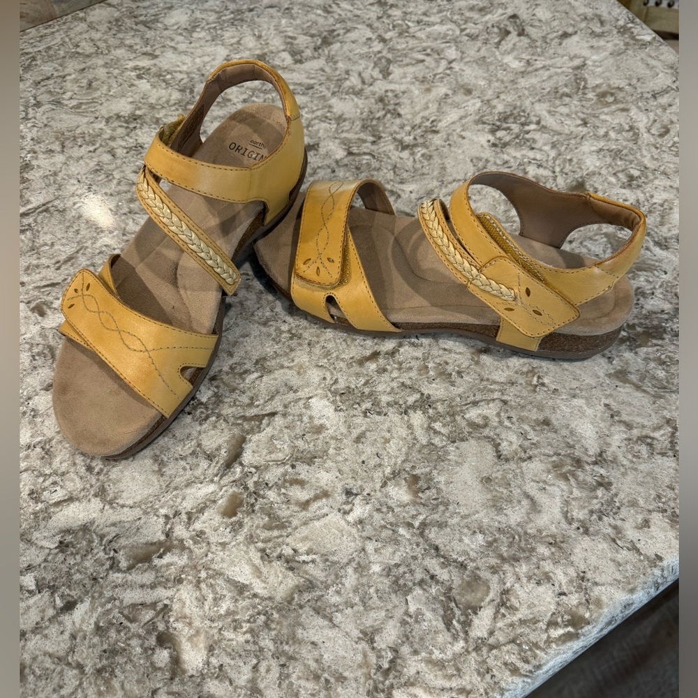 Earth Origins mustard color sandals with leather straps women size 8.5